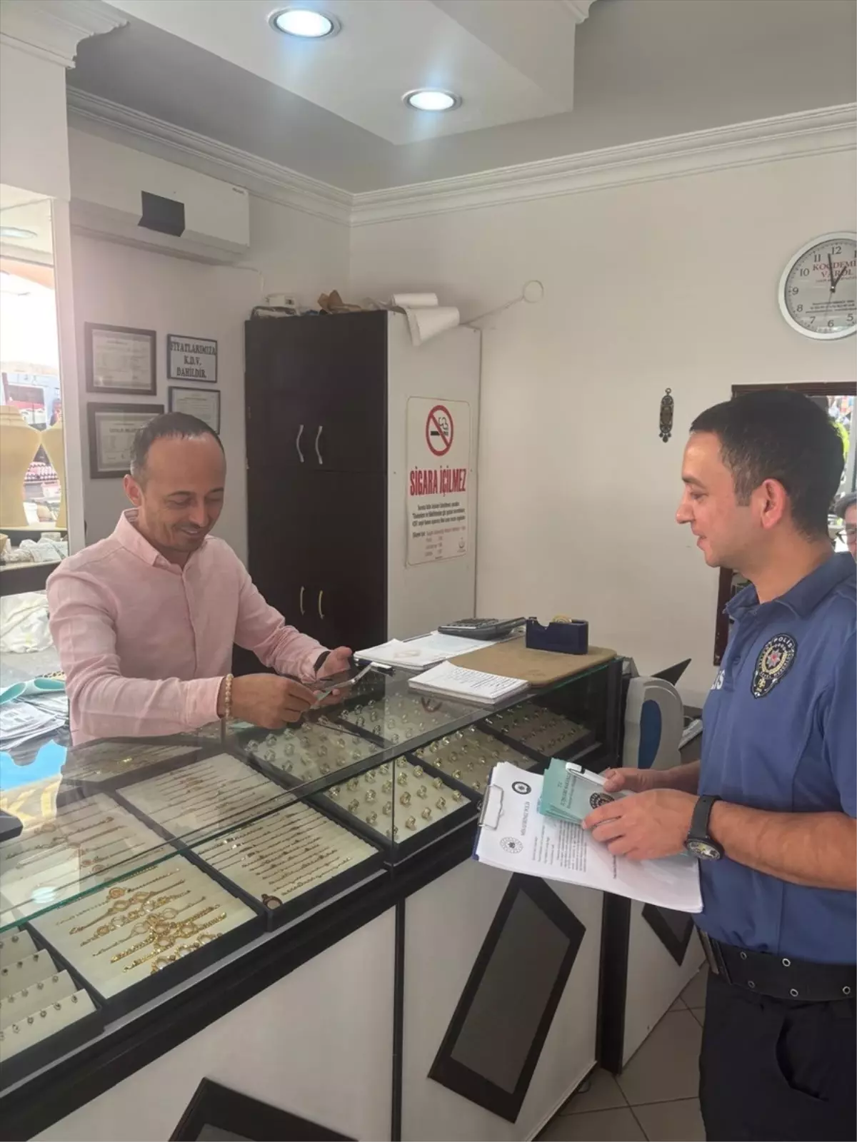 Bursa’da Polisi Esnaf ve Vatandaşlarla Bilgilendirme Çalışması