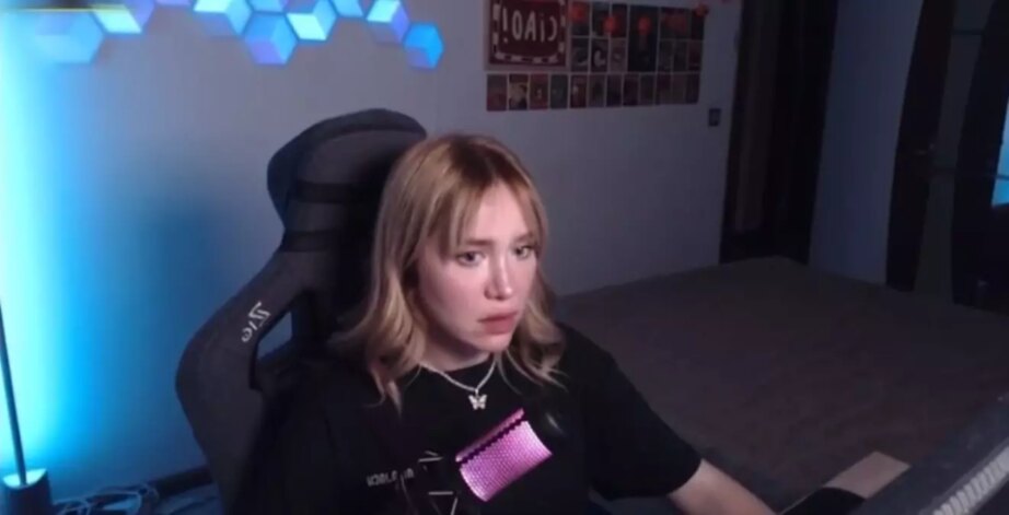 Canlı Yayında Deprem Anı canli yayinda deprem ani U2HhDukc.jpg