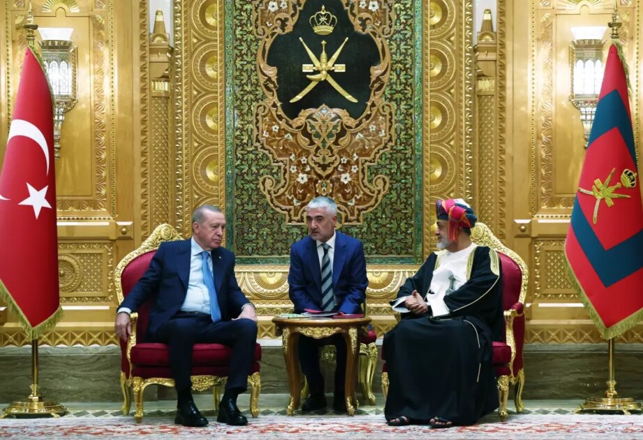 cumhurbaskani erdogan umman sultani tarafindan resmi torenle karsilandi ybBwOLbq.jpg