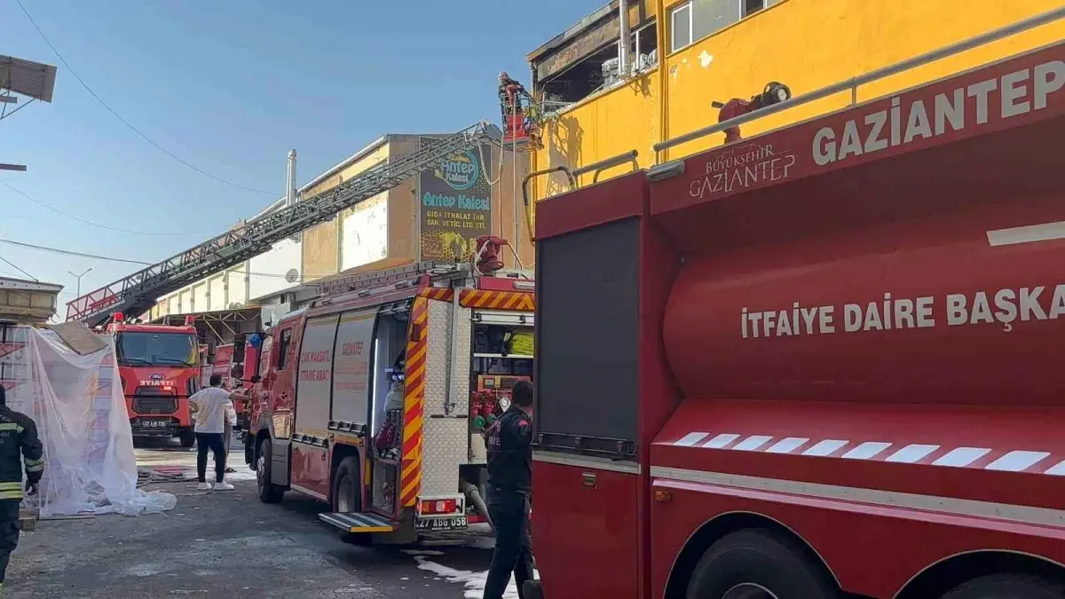 Gaziantep’te Gıda Deposunda Yangın