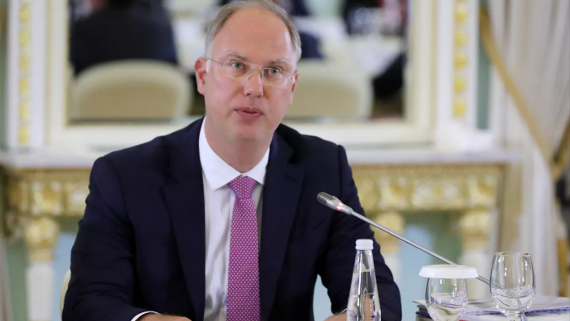 rdif baskani dmitriyev ukraynadaki catismanin devamini isteyenlerin milyarlarca dolarlik ekonomik cikarlari soz konusu ZTqRTf9L.png