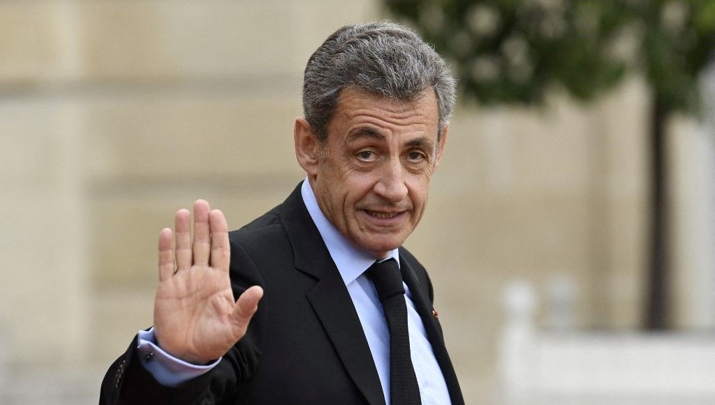 sarkozy hapse giriyor 11 metrekarelik hucrede kalacak UsuupVCn.jpg