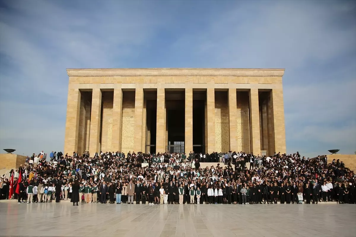 Doğa Koleji, Atatürk’ü Anmak İçin Anıtkabir’i Ziyaret Etti