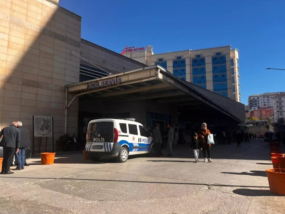 Hamile Kadın ve Amcasının Ölümü hamile kadin ve amcasinin olumu SU6Deigr.jpg