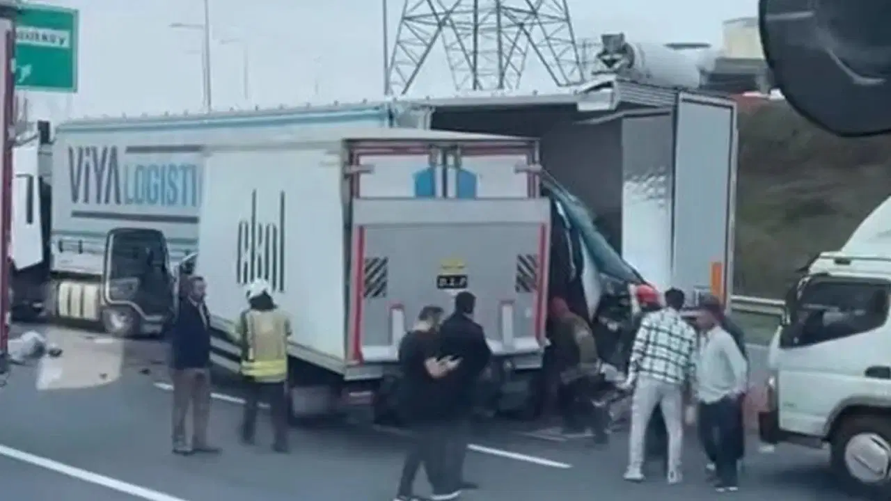 istanbulda korkunc kaza olu ve yaralilar var bC5rjzFZ.jpg