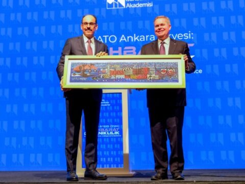 NATO Zirvesi’ne adım adım. MİT Başkanı Kalın’ın hediyesi dikkati çekti
